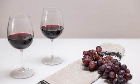 Top 9 Benefits of Drinking Red Wine