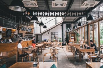 5 Key Differences Between A Restaurant or Cafe